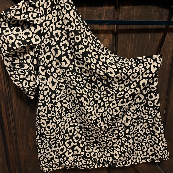 One-Shoulder Blouse - Picture 1 of 2